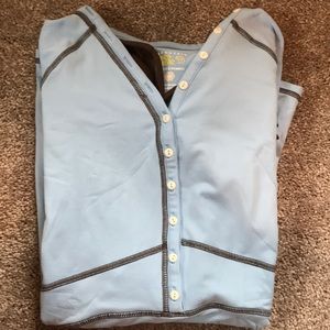 Mountain HardWear shirt